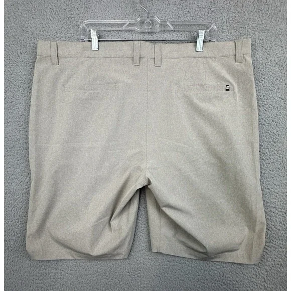 Travis Matthew Beck Golf Shorts Mens Size 42 Beige Khaki Microcheck - Picture 3 of 11